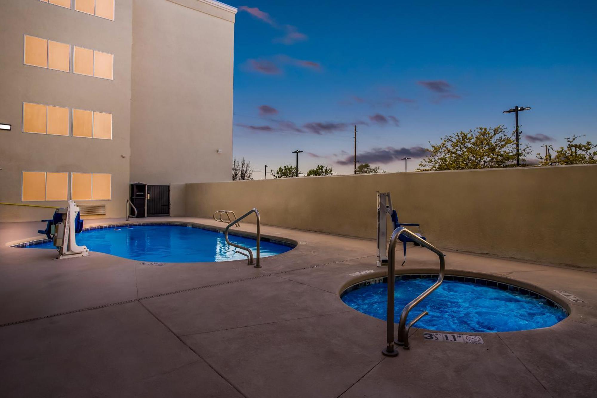 Comfort Inn&Suites Albuquerque Downtown Extérieur photo