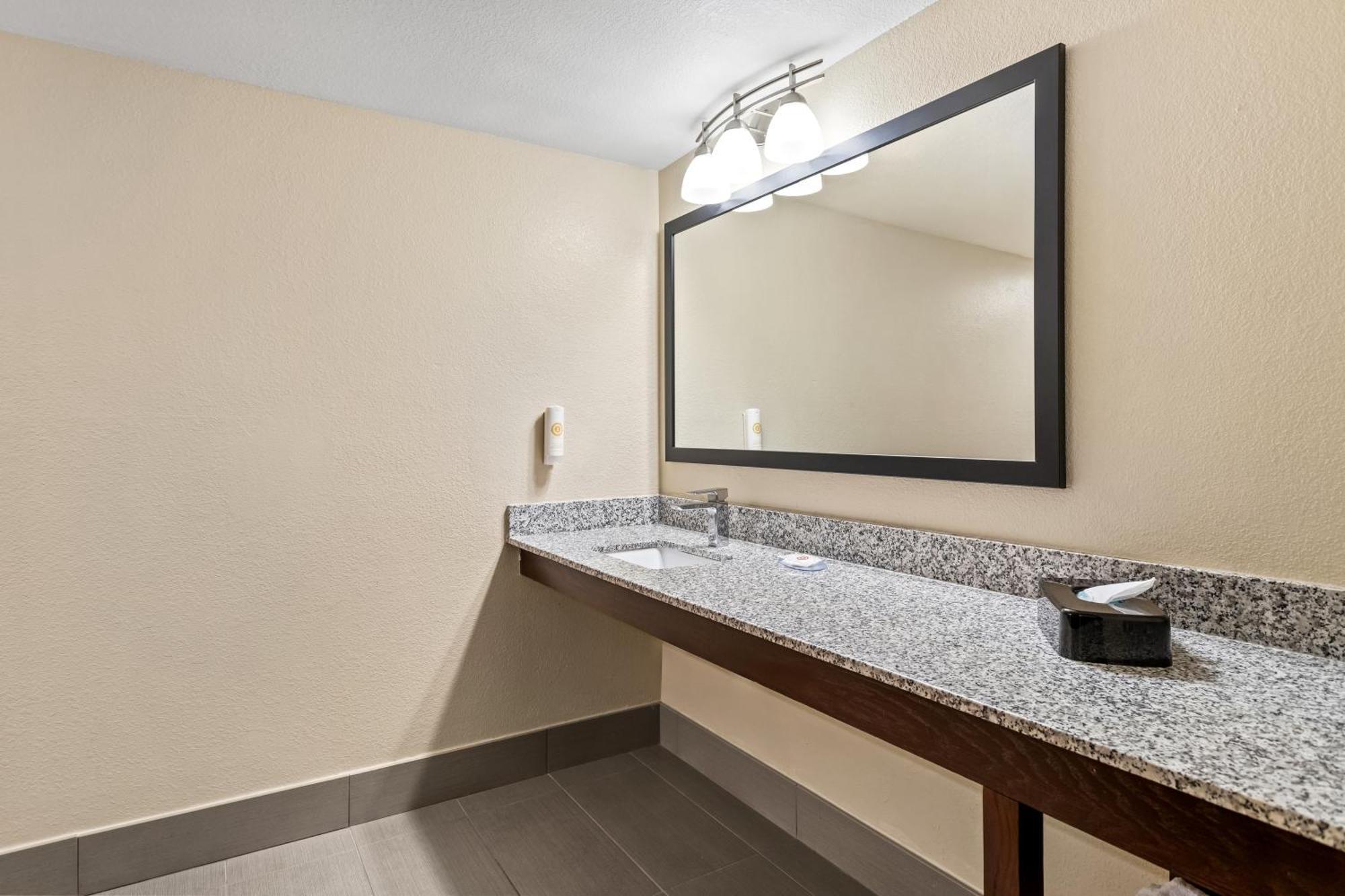 Comfort Inn&Suites Albuquerque Downtown Extérieur photo